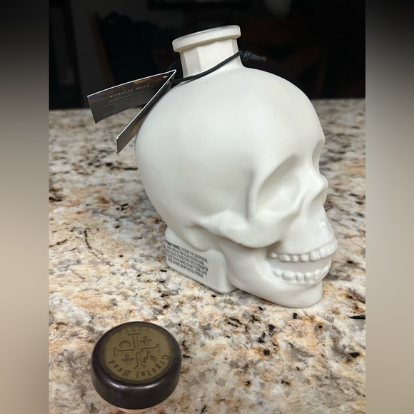Super Rare Dan Aykroyd Crystal Head Skull Bone Bottle Porcelain Glass Vodka - Picture 2 of 2